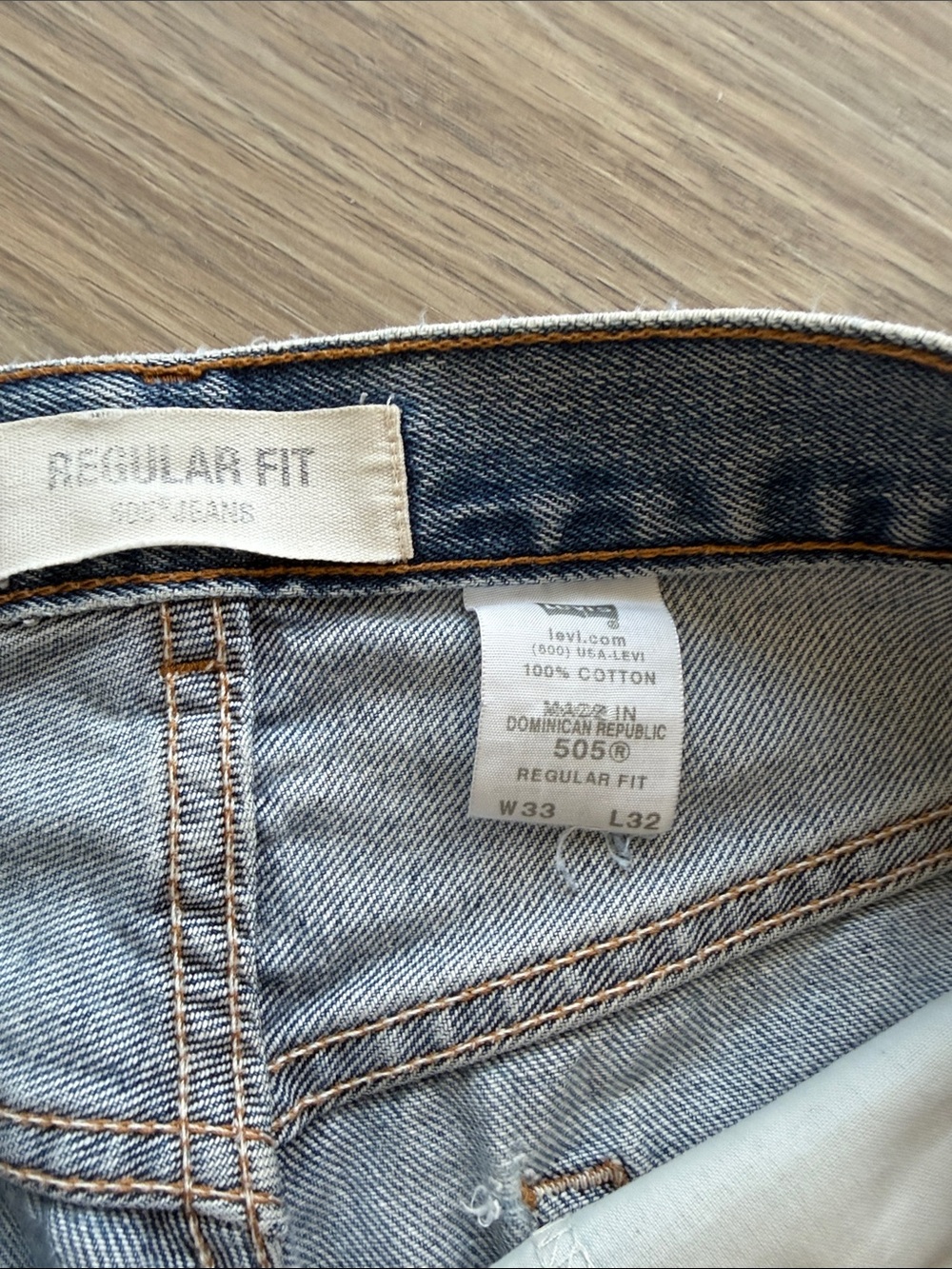 Vintage Levi’s Denim Mini Skirt 32W Y2K Light Wash Raw Hem - Picture 3 of 6